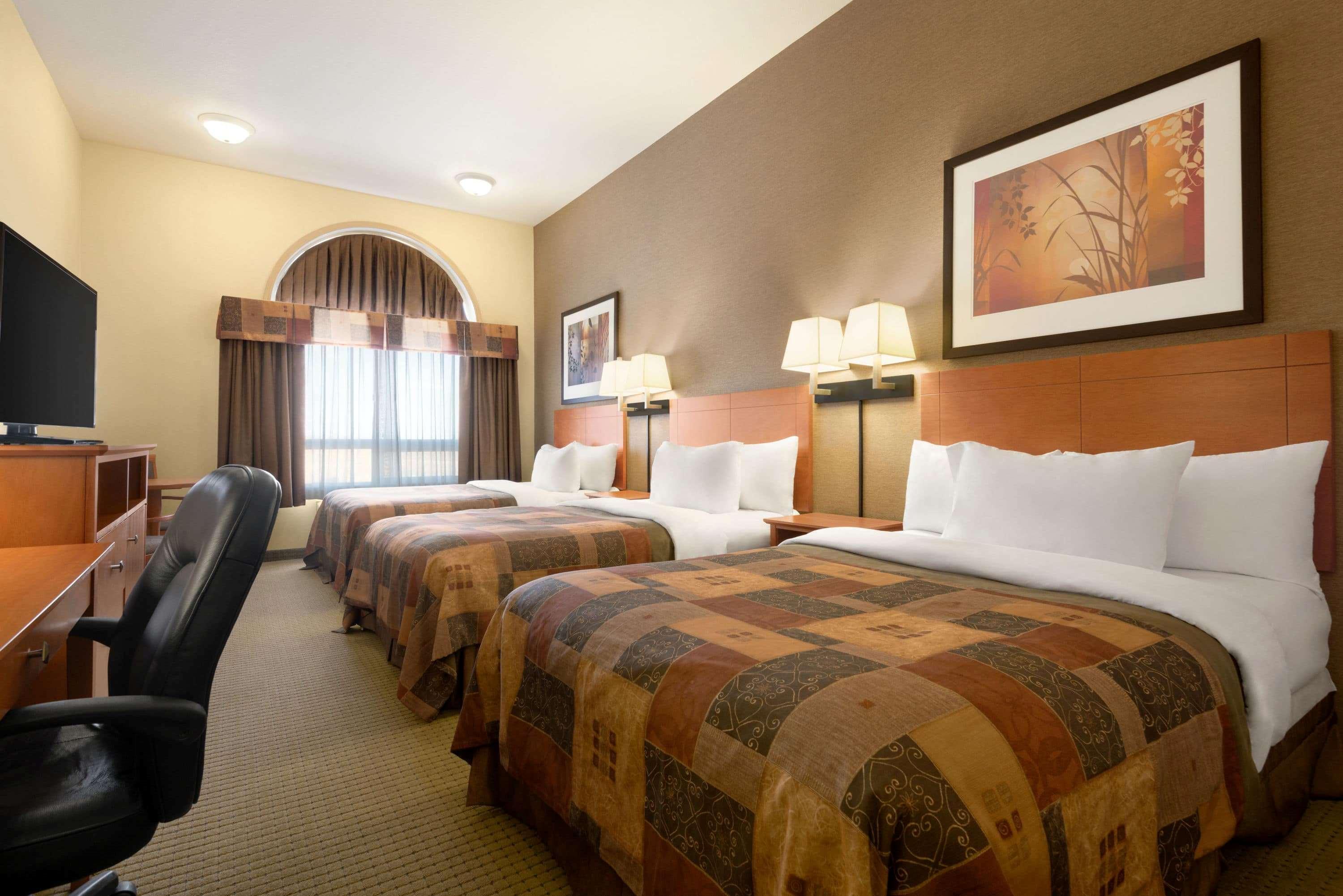Ramada By Wyndham Drayton Valley Екстериор снимка