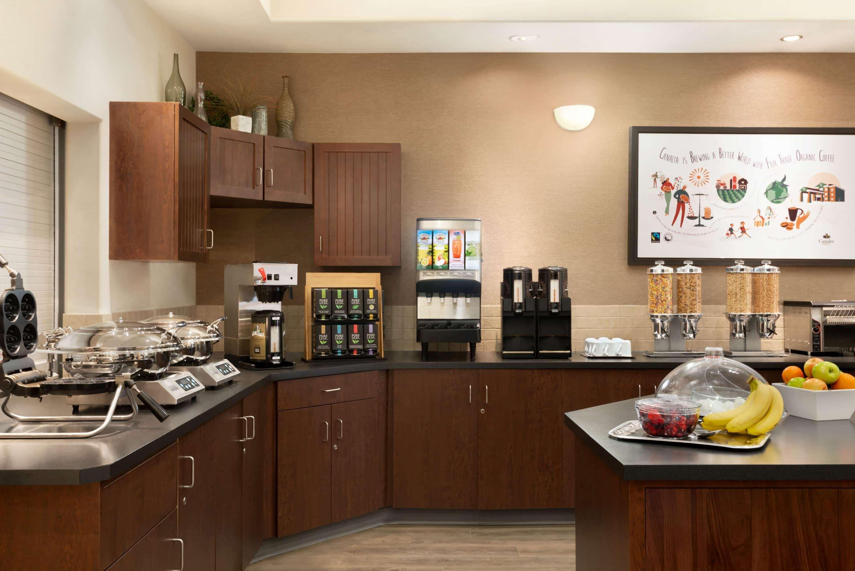 Ramada By Wyndham Drayton Valley Екстериор снимка